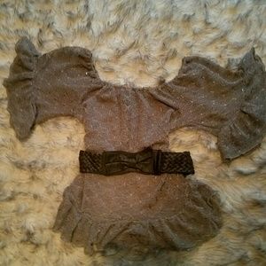 Super cute juniors top shimmers in light